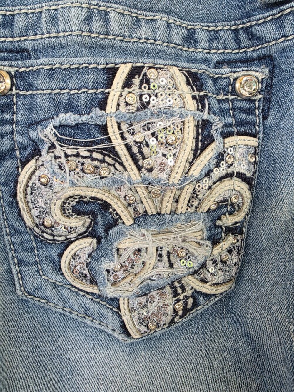 Miss Me Womens Standard Boot Fleur de Lis Distressed Jeans size 28 - Picture 5 of 11